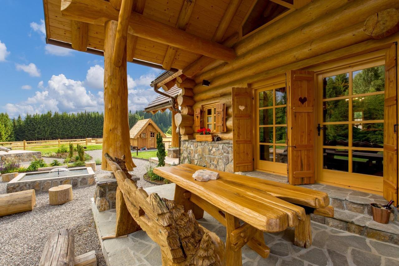 Kraljica Sume - Divjake Log Home Hlevci Exterior photo