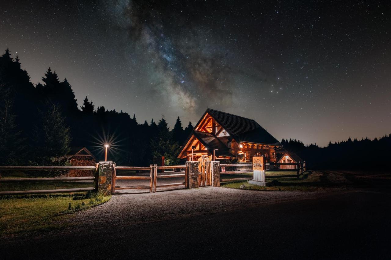 Kraljica Sume - Divjake Log Home Hlevci Exterior photo